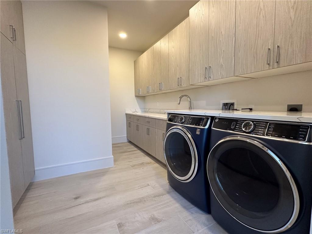 HIDEAWAY BEACH - Residential