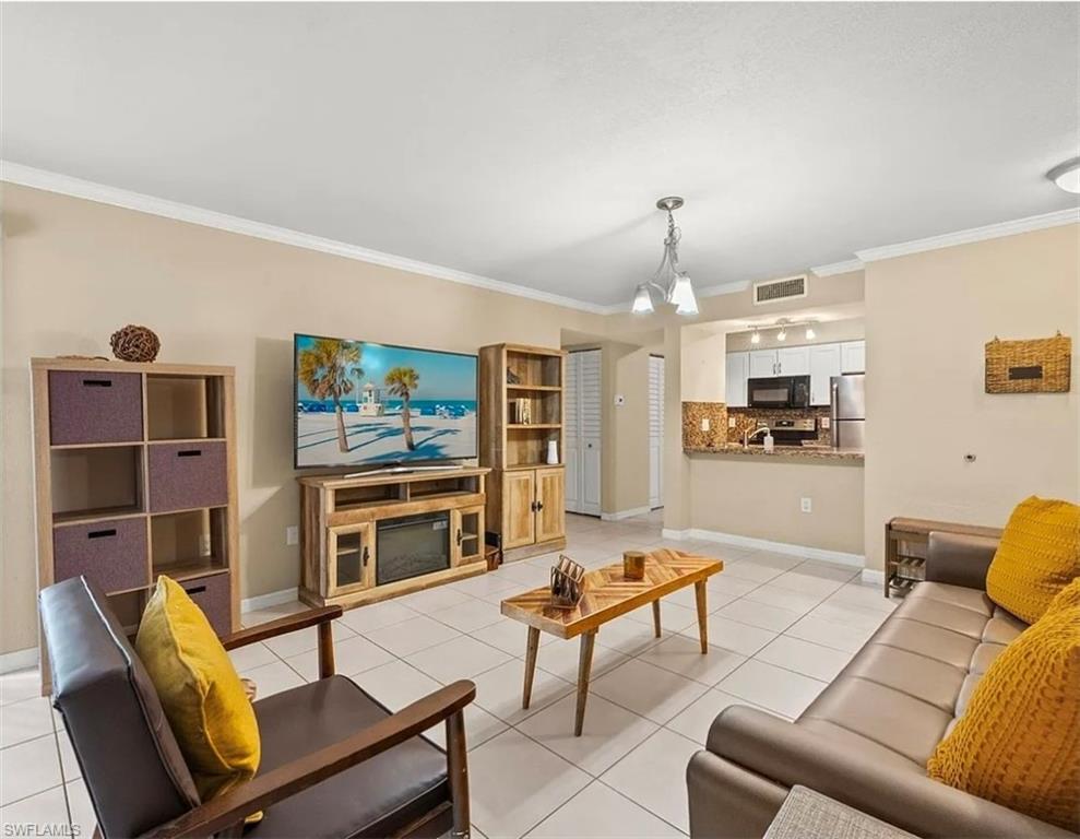 RENAISSANCE - Residential Lease