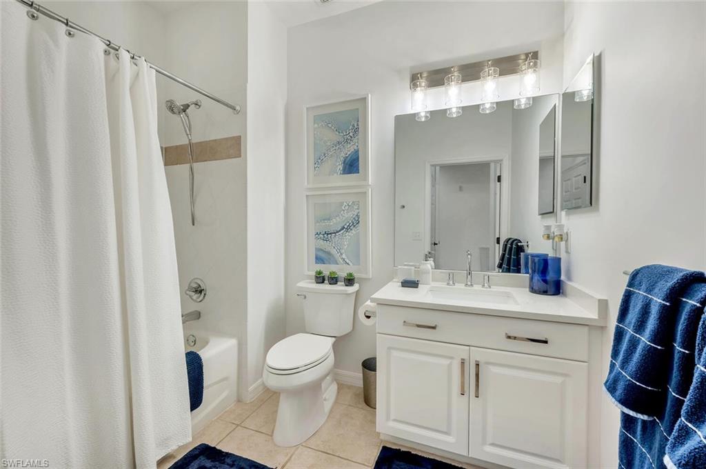 LAKE BARRINGTON - Residential