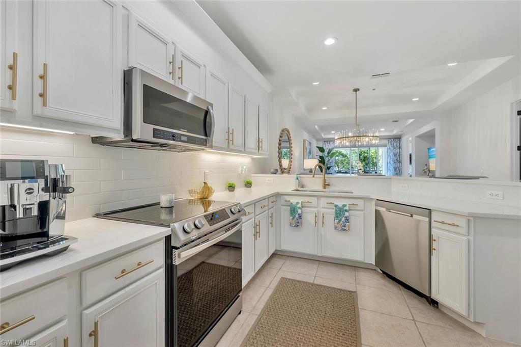 LAKE BARRINGTON - Residential