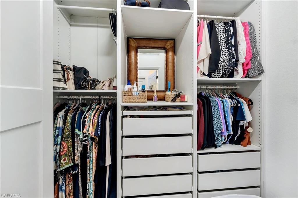 LAKE BARRINGTON - Residential