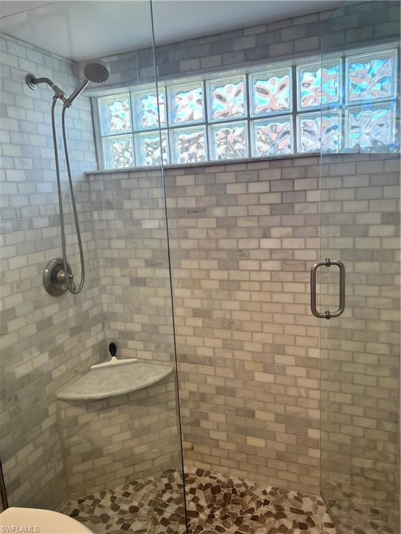 VAN LOON COMMONS - Residential Lease