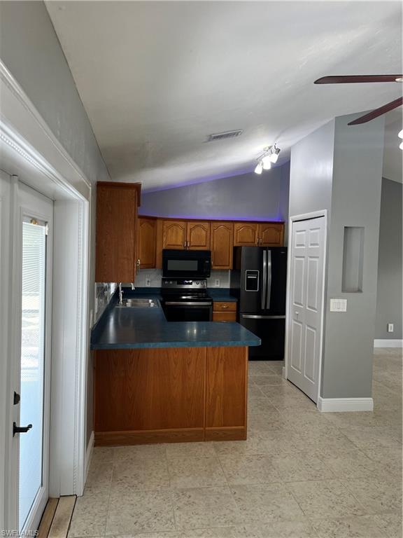 VAN LOON COMMONS - Residential Lease