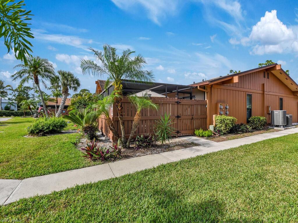 5672 Foxlake DR