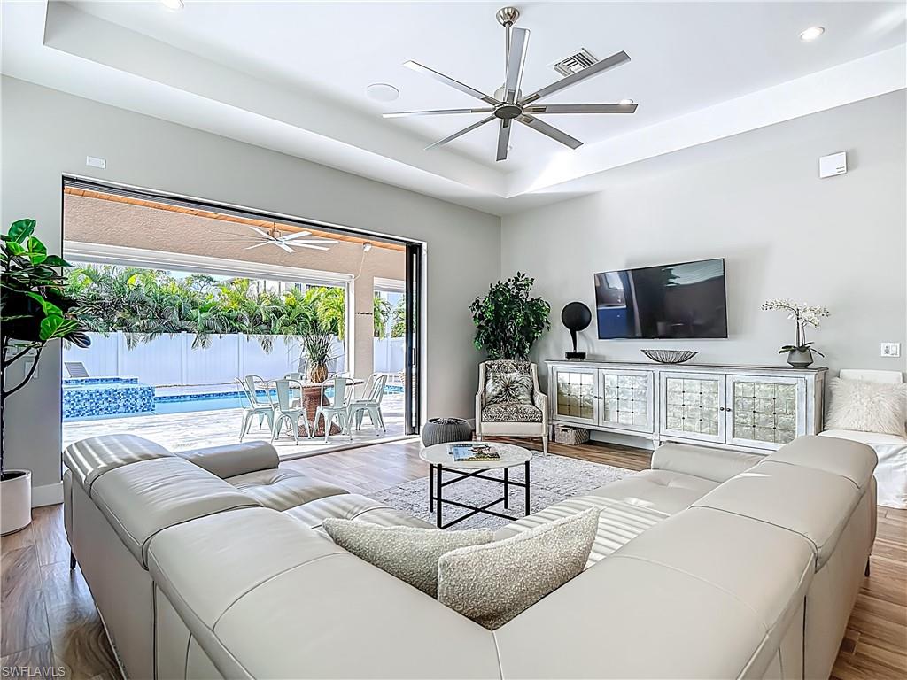 NAPLES PARK - Residential