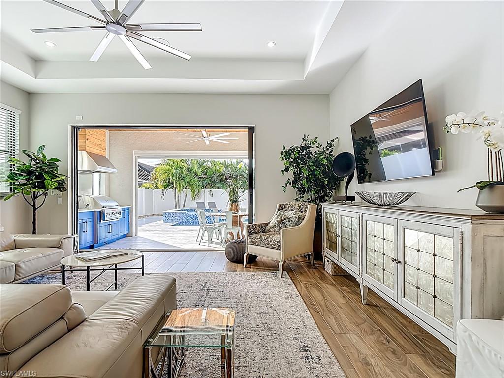 NAPLES PARK - Residential