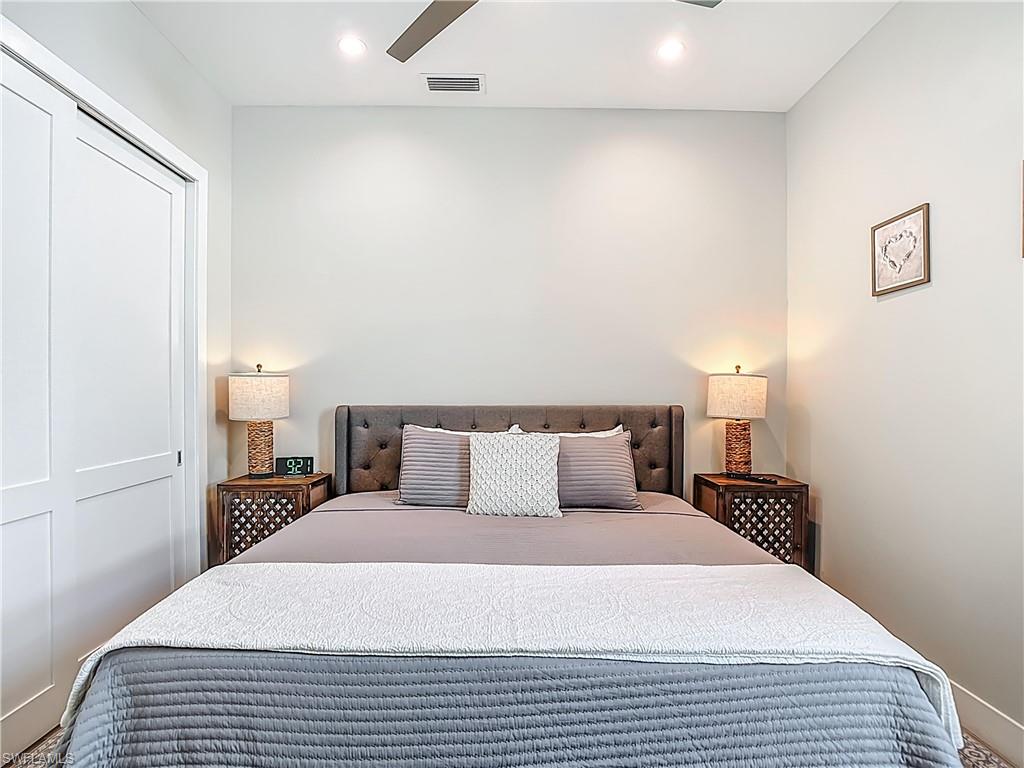 NAPLES PARK - Residential