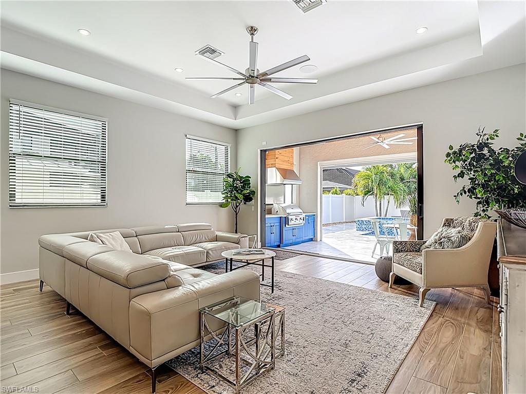 NAPLES PARK - Residential