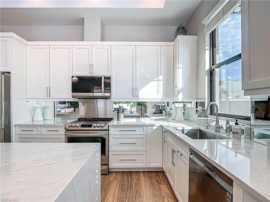 NAPLES PARK - Residential