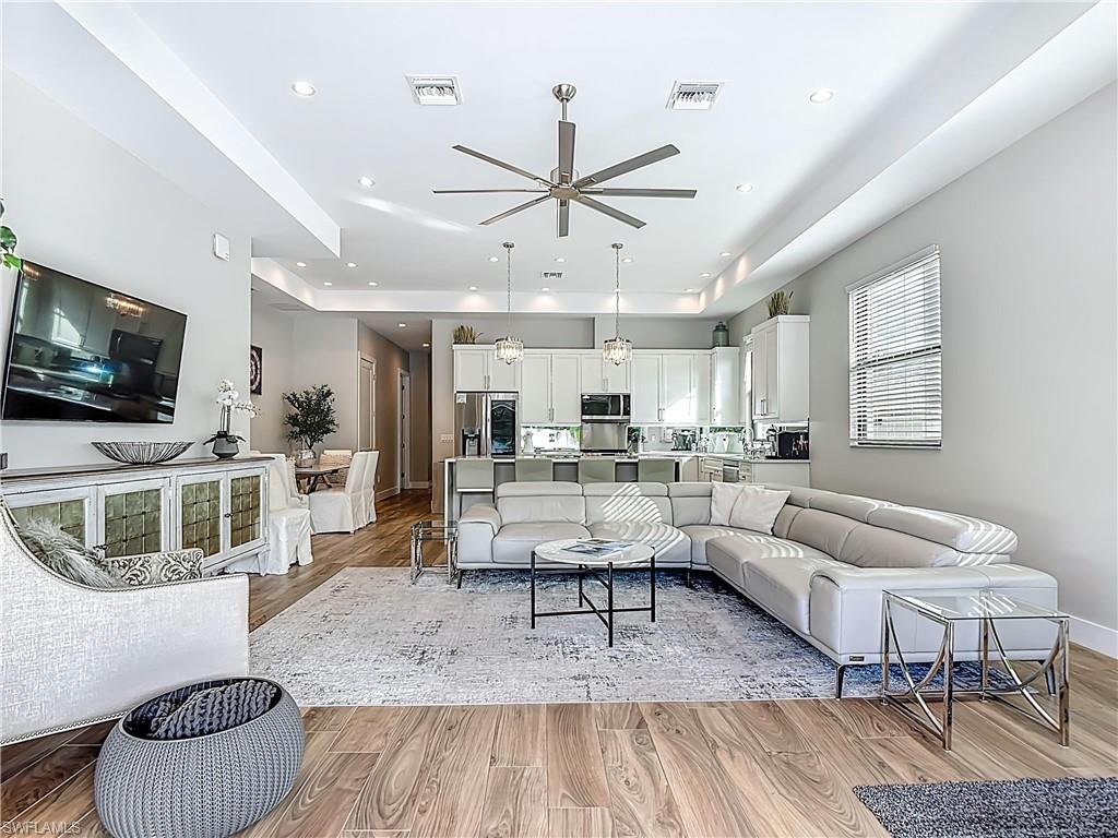 NAPLES PARK - Residential