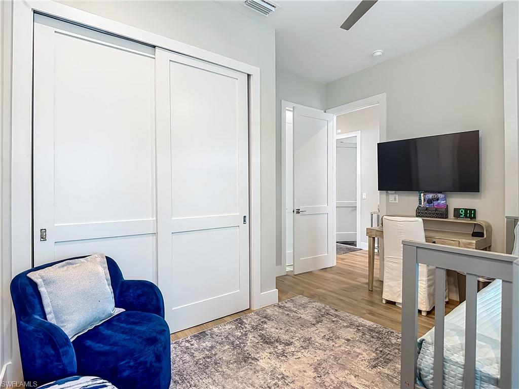 NAPLES PARK - Residential