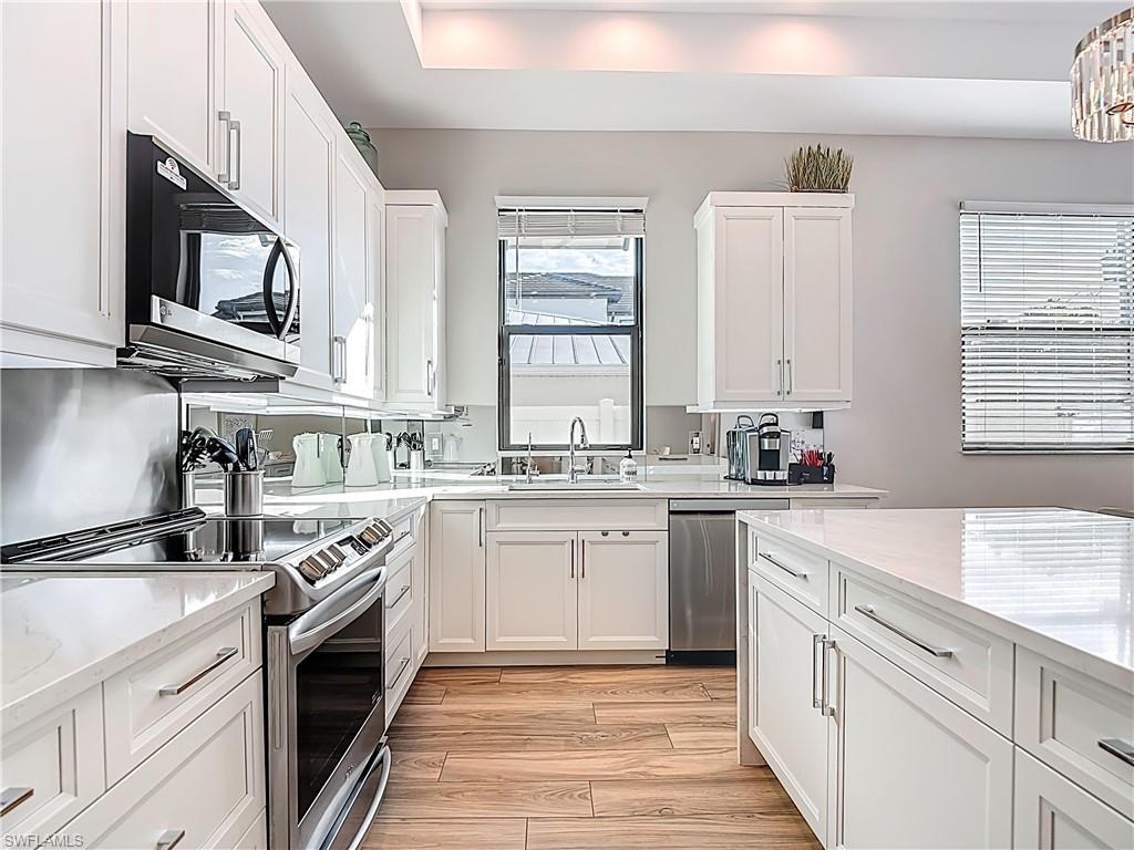 NAPLES PARK - Residential