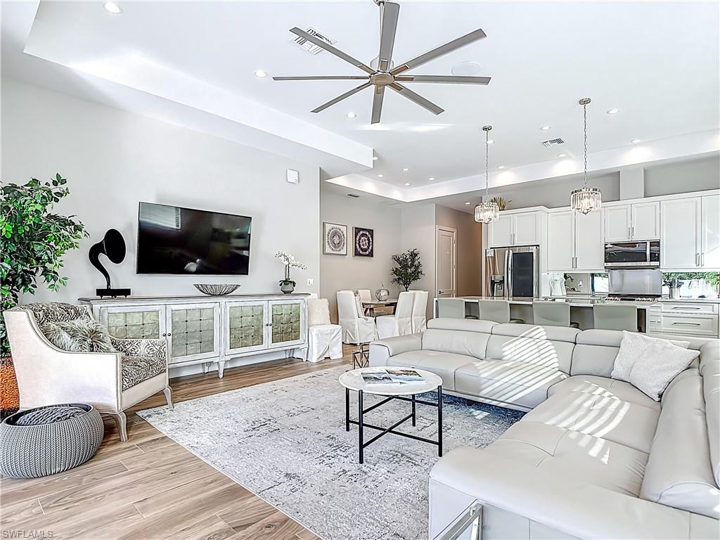 NAPLES PARK - Residential