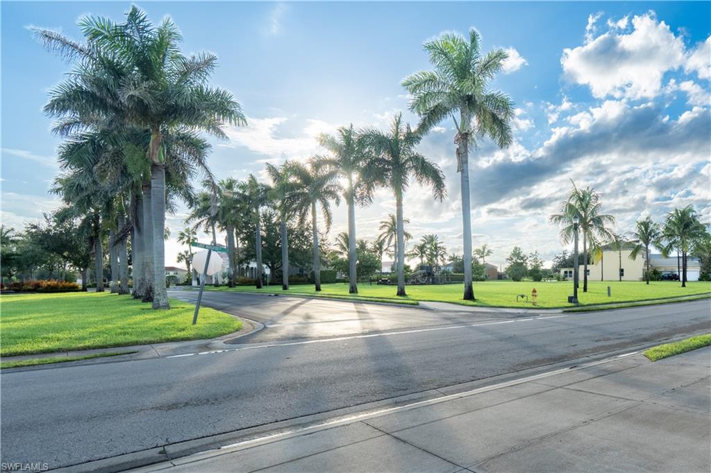 CORAL LAKES - Residential