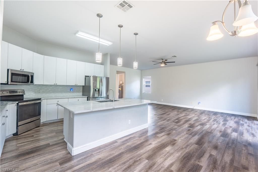 CORAL LAKES - Residential