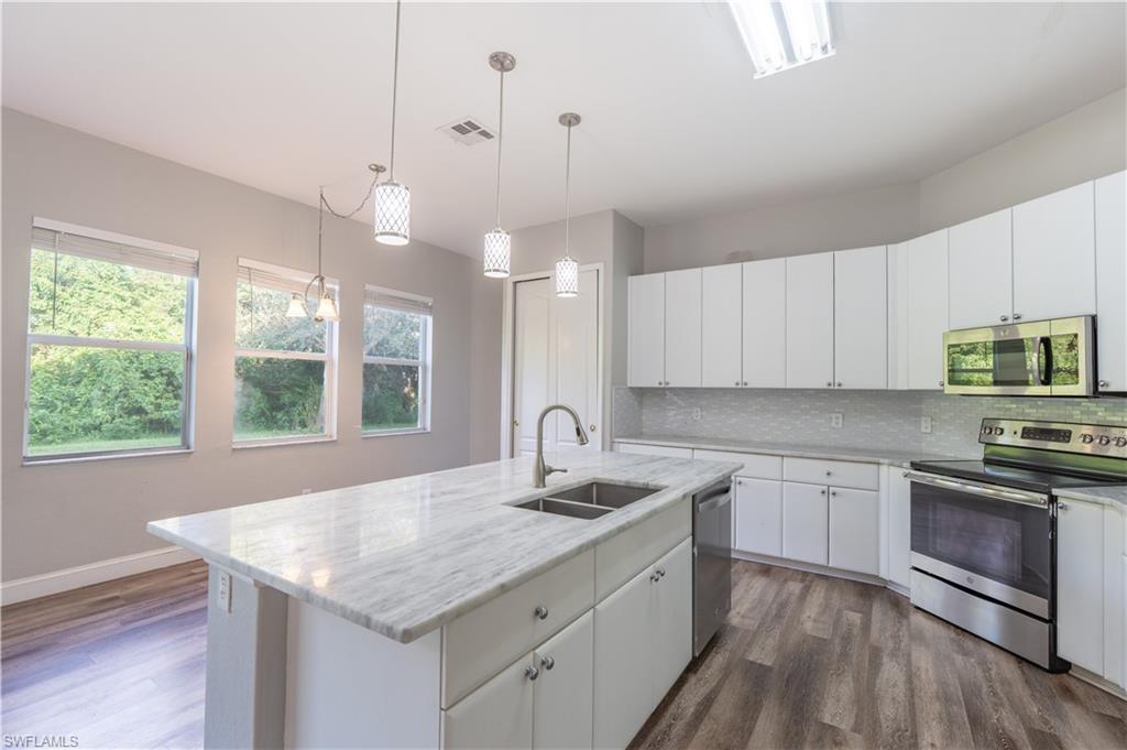 CORAL LAKES - Residential