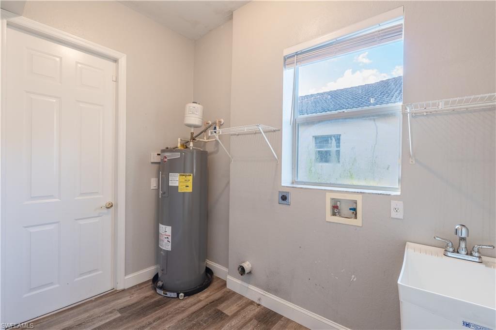 CORAL LAKES - Residential