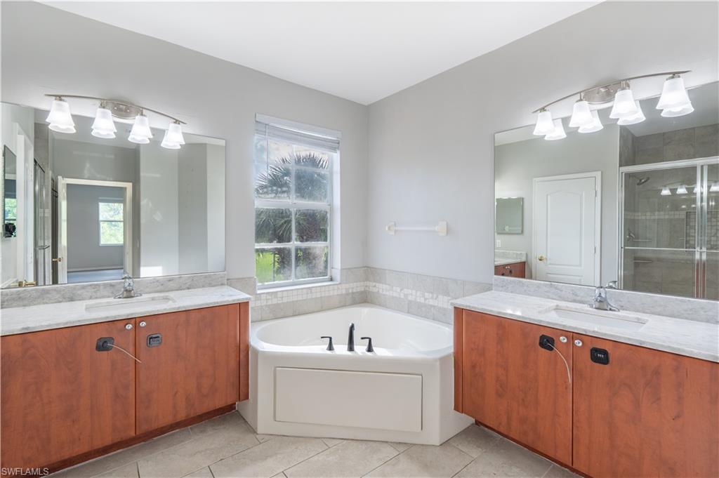 CORAL LAKES - Residential