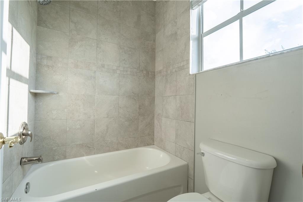 CORAL LAKES - Residential