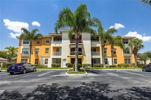3952 Pomodoro Cir Unit 103, Cape Coral, FL 33909 - #: 225010422