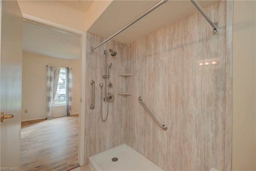 FORT MYERS SHORES - Residential