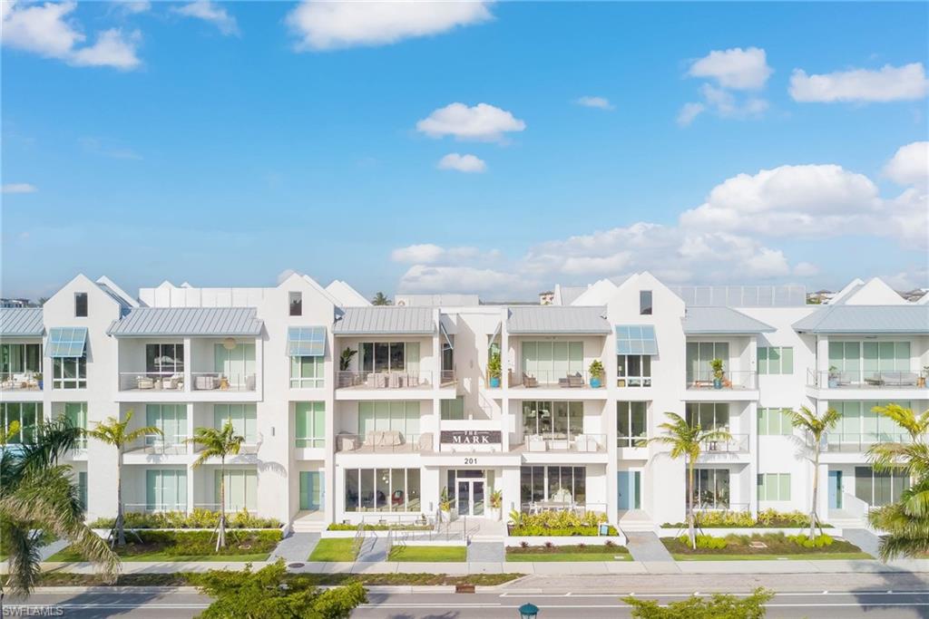 201 8th ST S 208