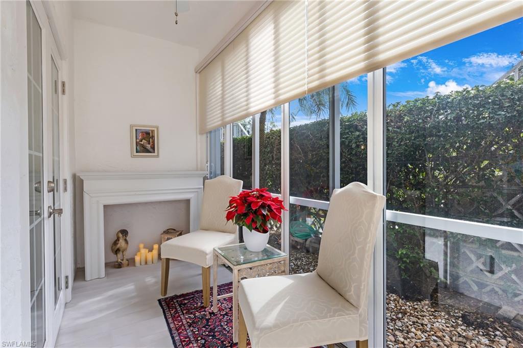 LAUREL OAKS AT PELICAN BAY - Residential