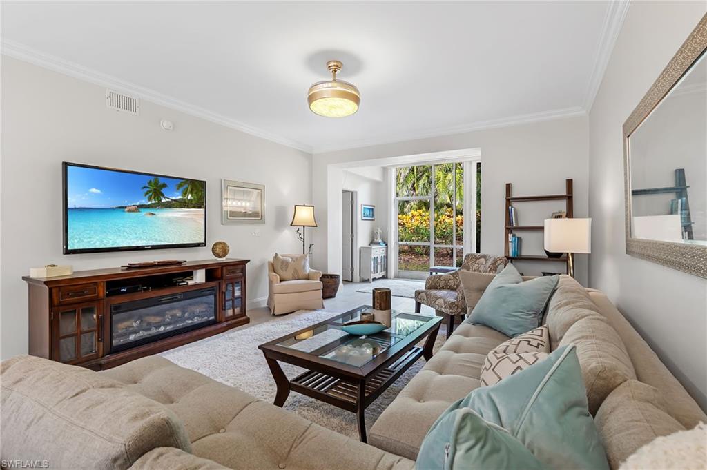 LAUREL OAKS AT PELICAN BAY - Residential