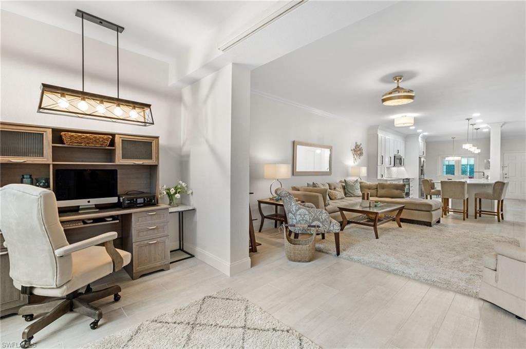 LAUREL OAKS AT PELICAN BAY - Residential