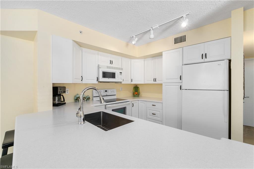 THE ENCLAVE AT NAPLES - Residential