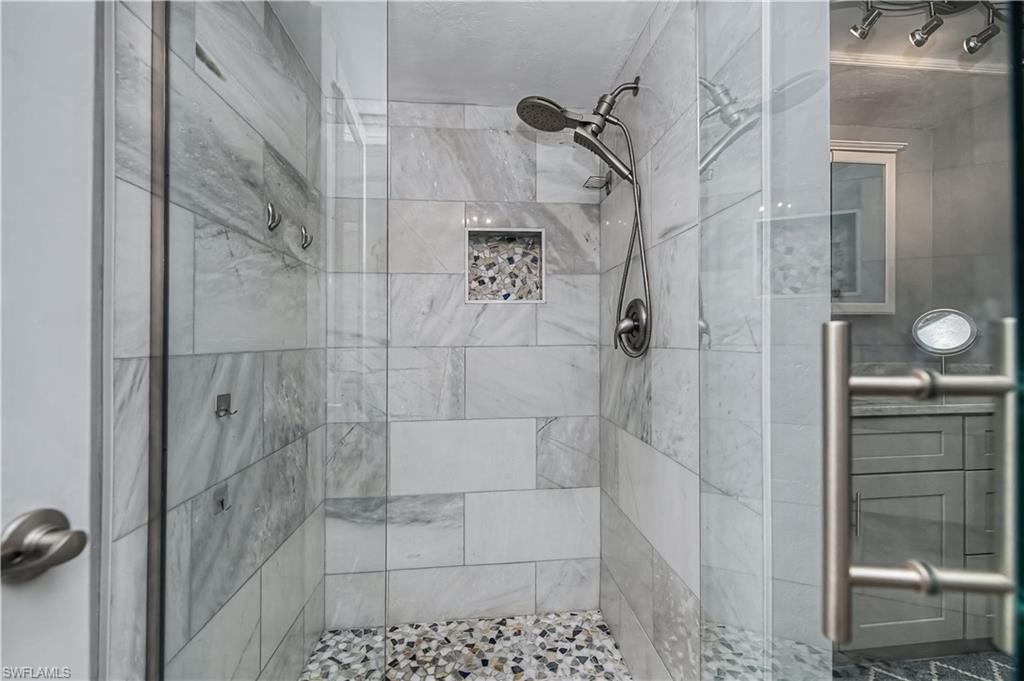 CALOOSA TRACE - Residential