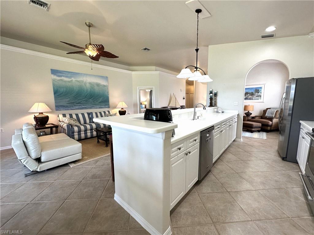 COLONIAL LINKS - Residential Lease