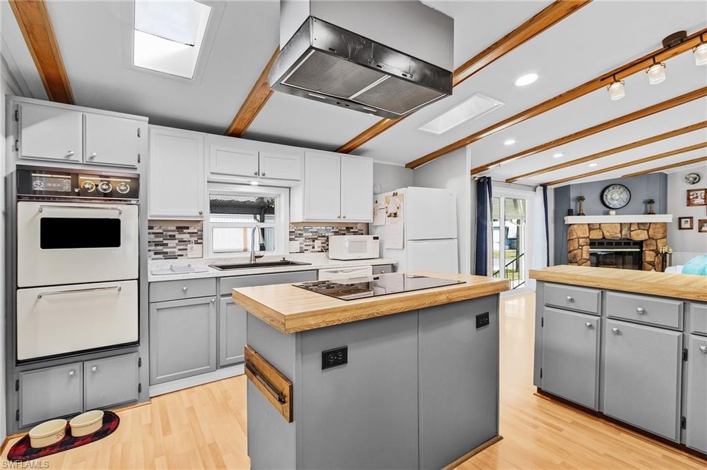 FOREST PARK MOBILE HOME - Residential