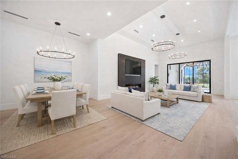 2749 Medallist LN NAPLES FL 34109