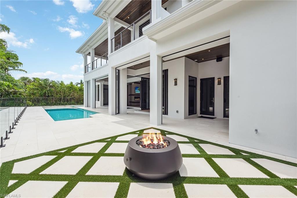 PARK SHORE - Residential