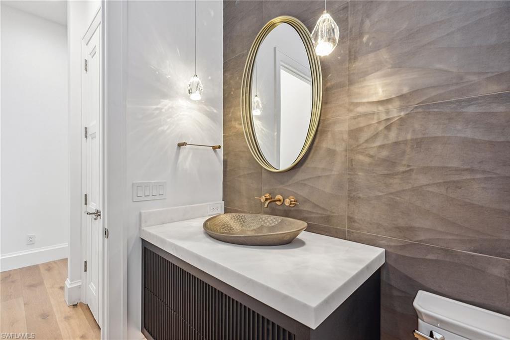 PARK SHORE - Residential