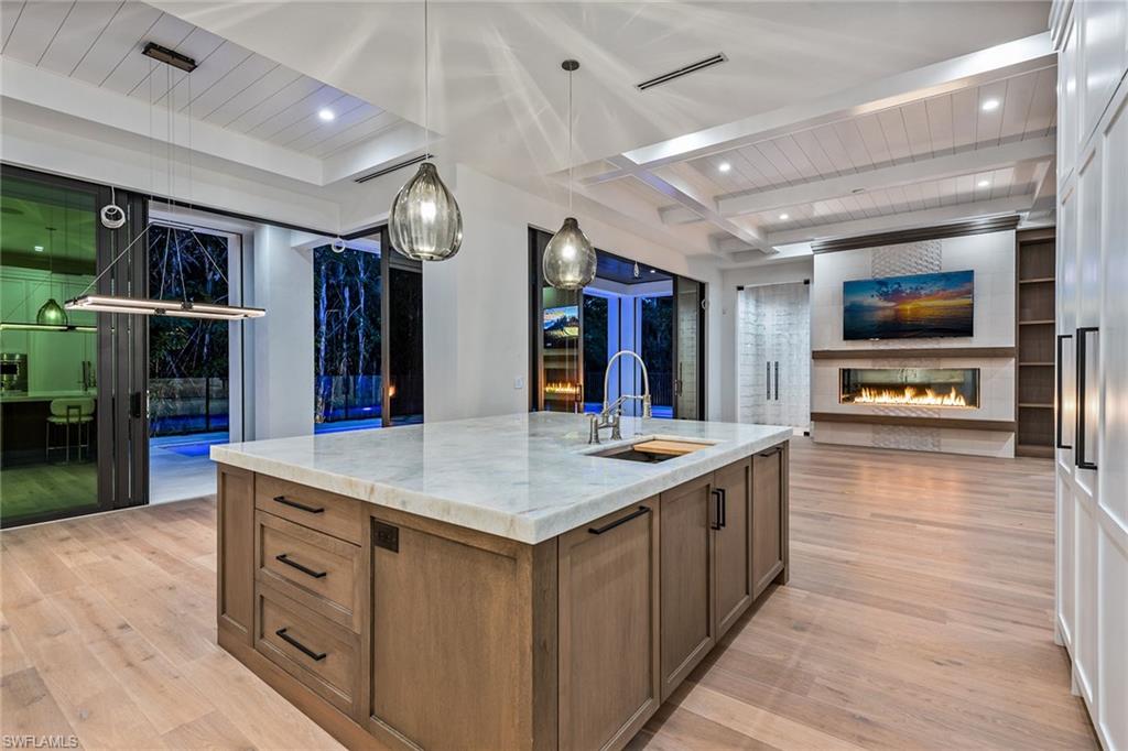 PARK SHORE - Residential