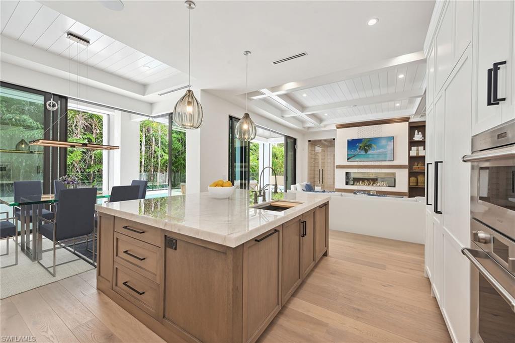 PARK SHORE - Residential