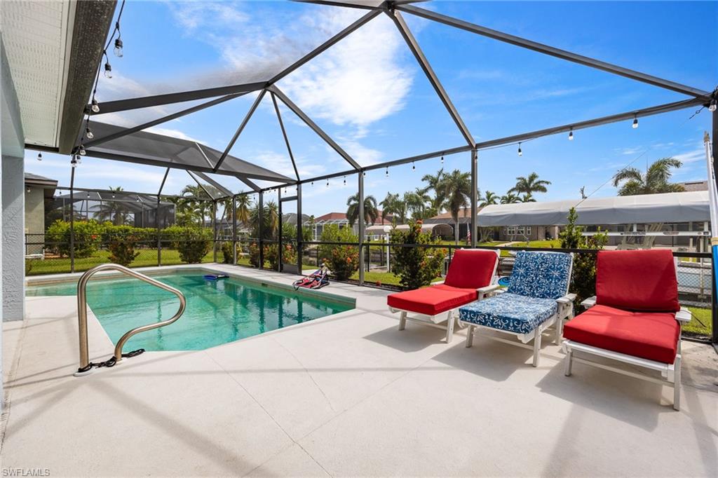 FOUR MILE COVE - Residential