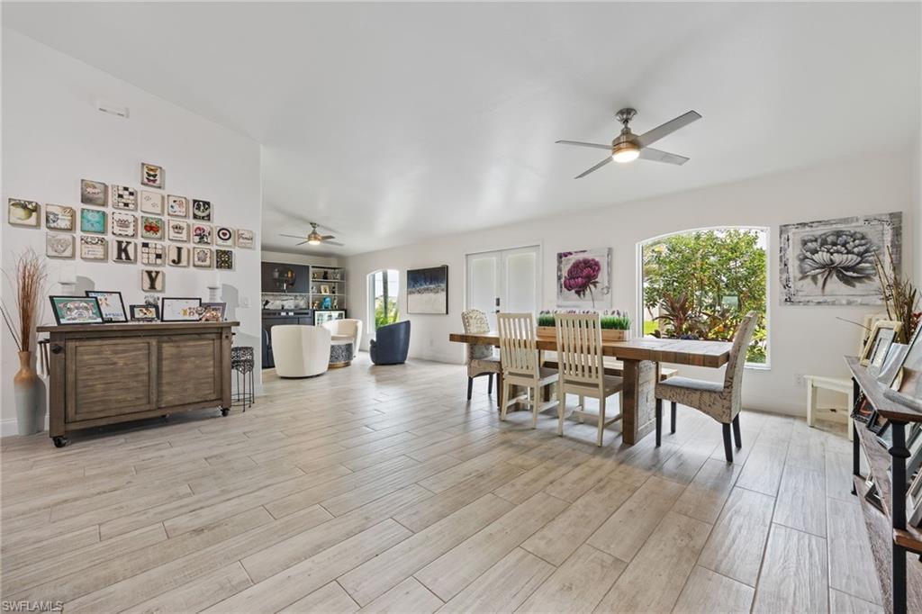 FOUR MILE COVE - Residential