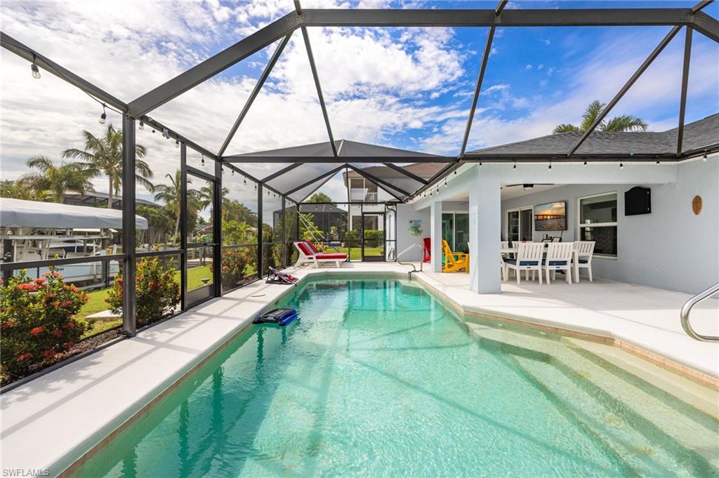 FOUR MILE COVE - Residential