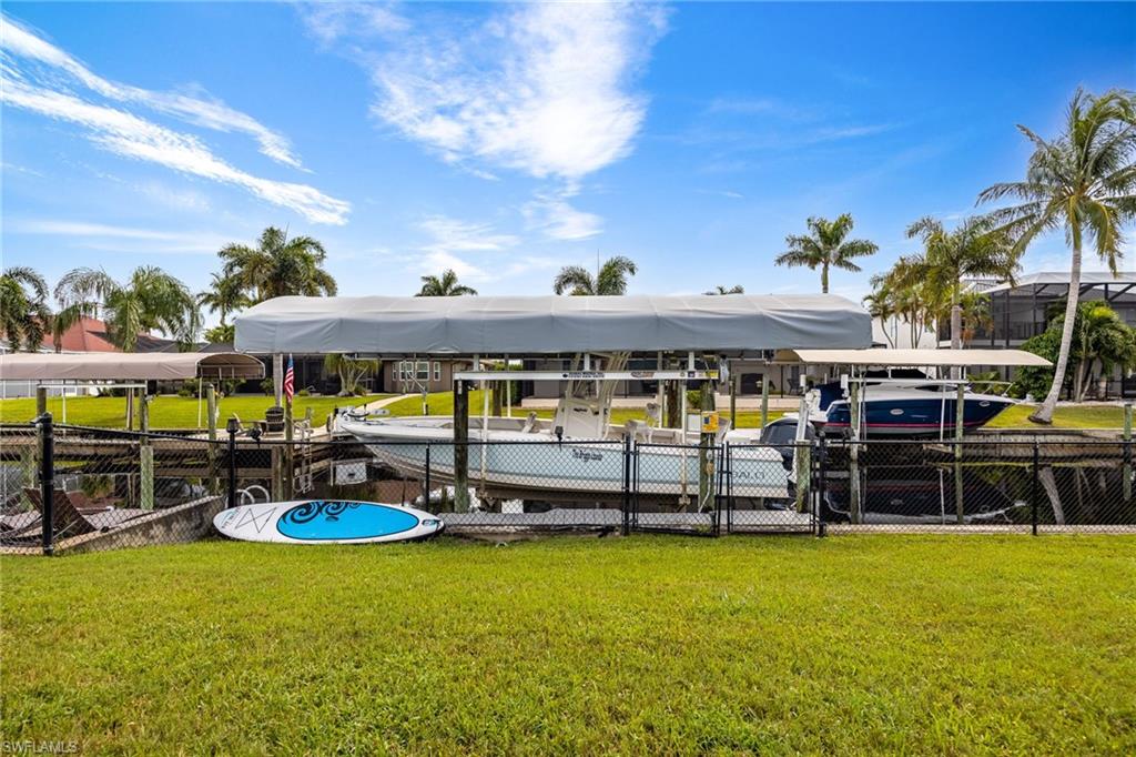 FOUR MILE COVE - Residential
