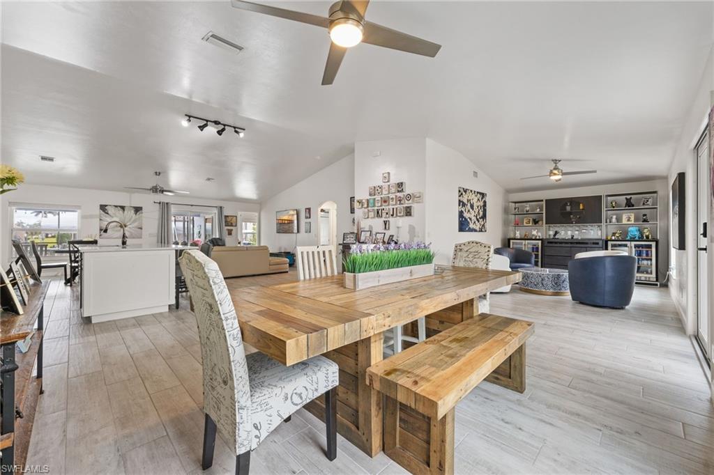 FOUR MILE COVE - Residential