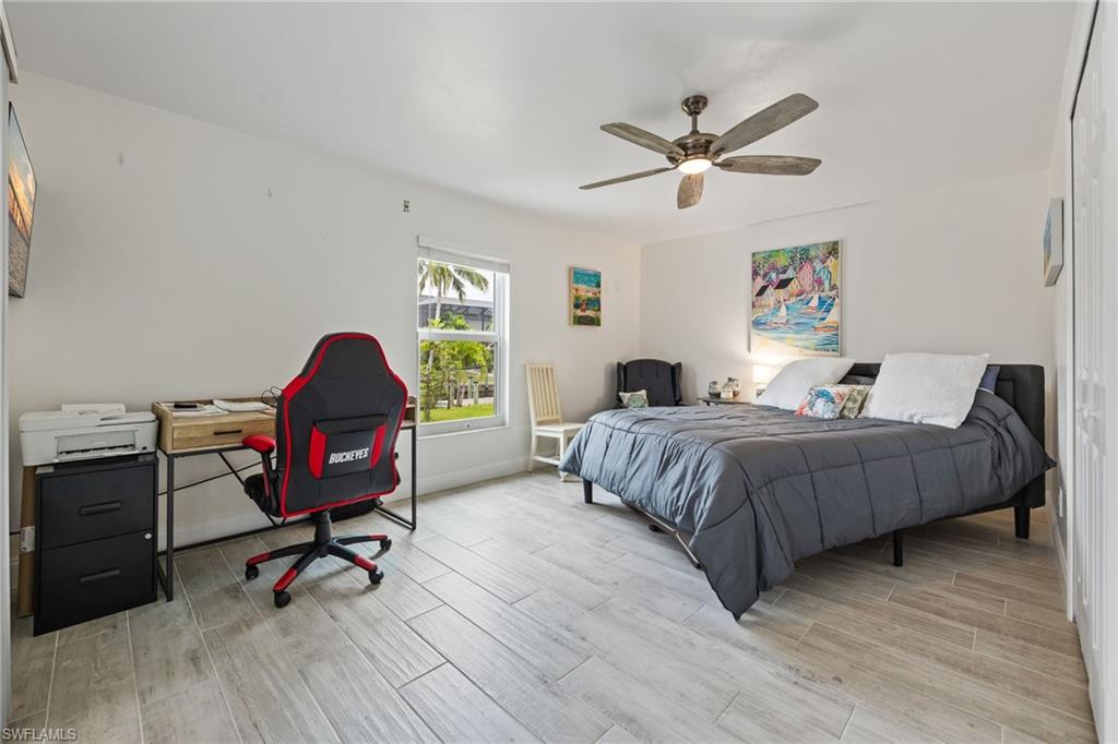 FOUR MILE COVE - Residential