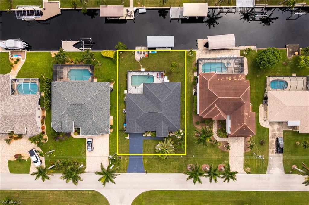 FOUR MILE COVE - Residential