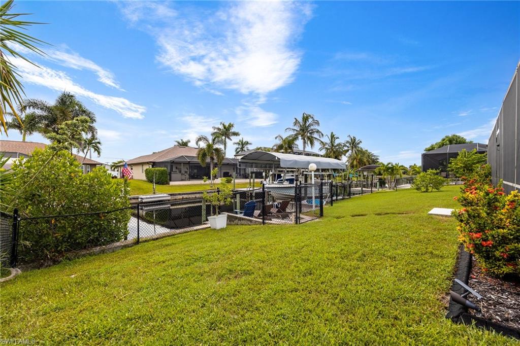 FOUR MILE COVE - Residential