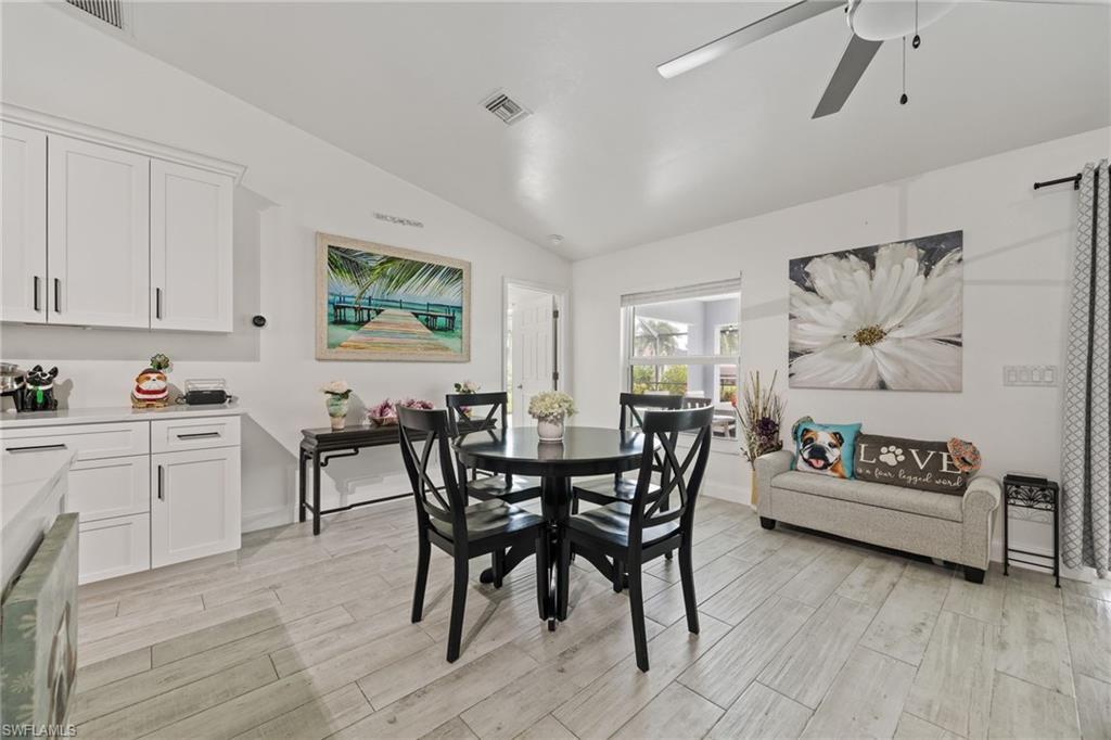 FOUR MILE COVE - Residential