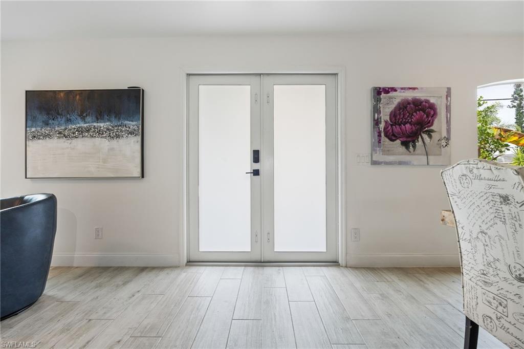 FOUR MILE COVE - Residential