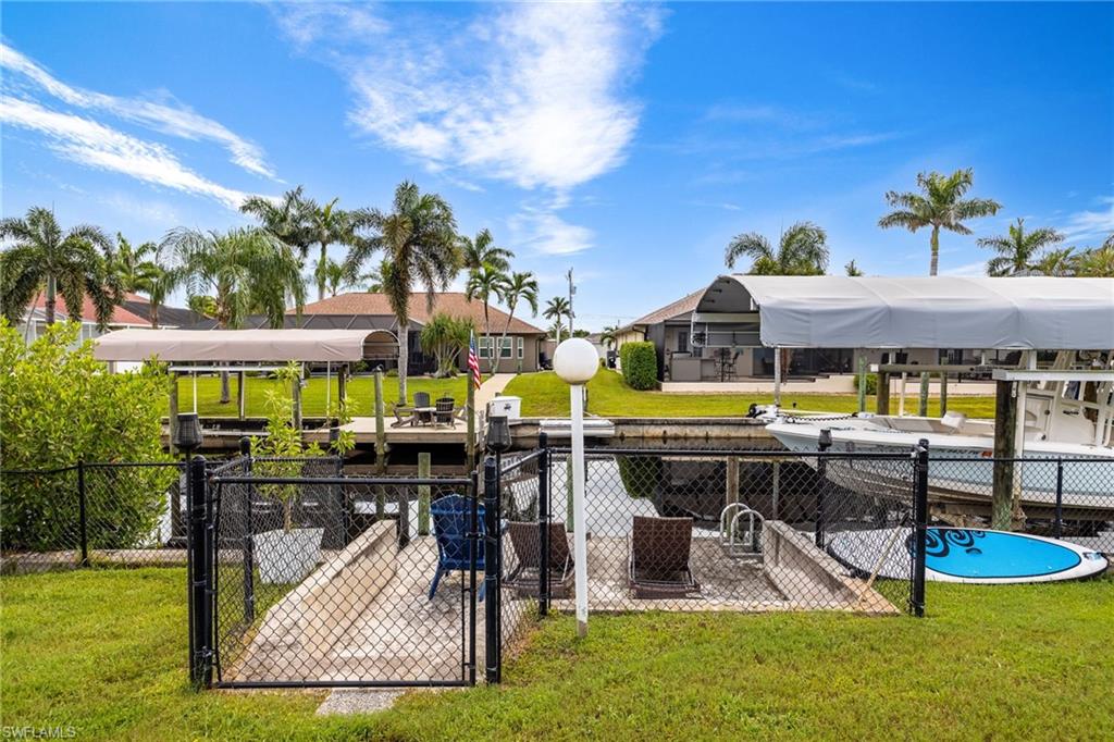 FOUR MILE COVE - Residential