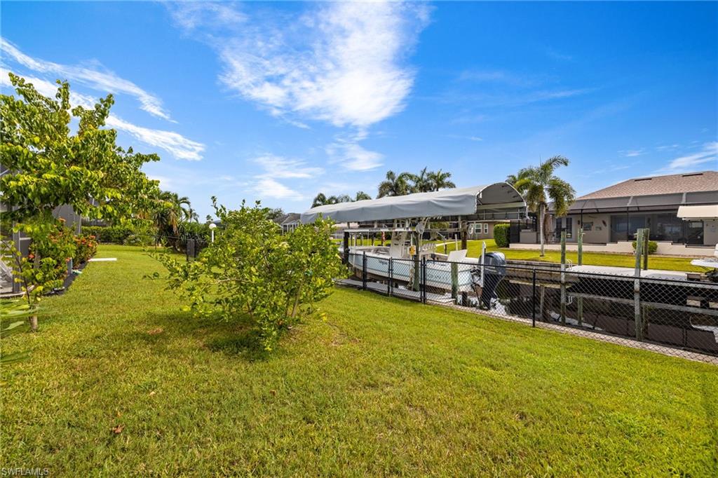 FOUR MILE COVE - Residential